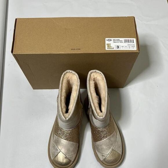 New UGG Classic Short II Metallic Patchwork Boot SZ 3 - Picture 3 of 8